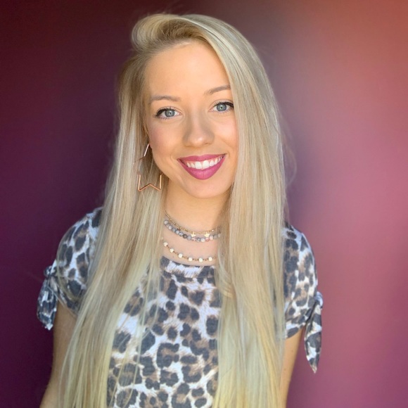 Meet your Posher, Becca - Picture 5 of 7